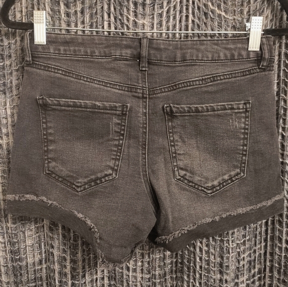 Refuge Black Distressed Denim Shorts Size 2 - Picture 4 of 8